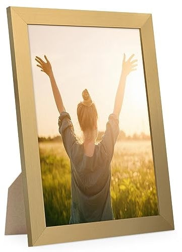 PHOTOLINI Bilderrahmen A4 Holz MDF Gold, breiter DIN A4 Bilderrahmen 21x30 gold, Bilder Rahmen 21x30 din a 4 mit Acrylglas, picture frame zum Aufhängen & Aufstellen, Bilder Rahmen 30x21 mit Zubehör