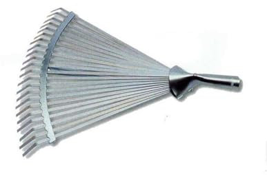 JARDIN202 - Escoba metálica Regulable - Sin Mango