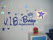 XL Wandtattoo Kinderzimmer, Kind, Baby ~ Text: VIB Very Important Baby + Krone und Sterne Tricolore blau - für Jungen, Buben ~ 68110-110x58 cm Wandaufkleber Wandtatoos Sticker Aufkleber für die Wand, Fensterbild, Tapetensticker, Türaufkleber
