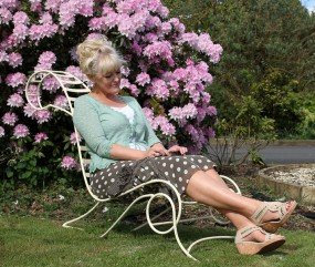 Black Country Metal Works Rosey Templeton Wrought Iron Vintage Garden Recliner Chair - (White)