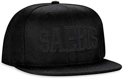 SAEBIS Unisex Classic Snapback Cap Kappe in schwarz oder rot für Herren und Damen - Logo in weiß - individuell Verstellbarer Verschluss - Baseball Mütze (All Black)