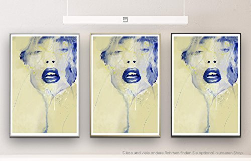 Suki Waterhouse I 90x60cm auf Masterclass Metallic Pearl High Gloss Photo Paper inklusive Aluminium Wechselrahmen champagner gold mit Glas und Rückwand fertig gerahmt
