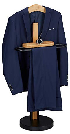 Relaxdays valet, avec support, autonome, costumes sans plis, porte-vêtements, bambou&métal, 109 x 48 x 30cm, noir/nature