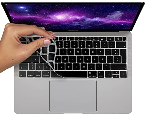MyGadget Tastaturschutz QWERTY für Apple MacBook Air 13 Zoll [ 2020-2022 M1 Chip] - Folie für spanische Tastatur - Keyboard Cover - Schwarz