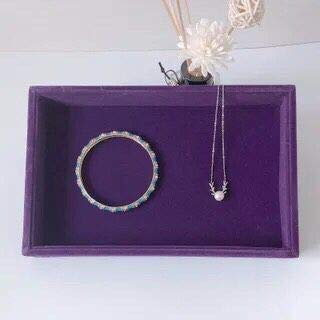 SuperglockT Schmucktablett weich Samt Schmuckkasten Ringlade kratzfest Schmuckdisplay Schmuckaufbewahrung für Uhr Halskette Ohrringe Armband Manschettenknöpfe 22.5 * 14.5 * 3cm (Lila)
