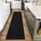 HomebyHome Kurzflor Teppich Läufer Flur 80x250 cm Schwarz - Waschbarer Teppich für Schlafzimmer, Wohnzimmer und Ideal als Küchenteppich - Flauschiger Teppich Extra Weich, Einfarbig, rutschfest, Klein