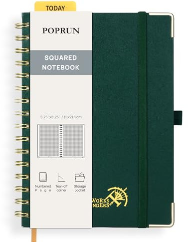 POPRUN Spiral Notebook A5, Taccuino a Quadretti con 141 Pagine Numerate, Quaderno con Etichette Autoadesive e 8 Fogli Staccabili, Carta Spessa 120 GSM, Verde Scuro (DG)