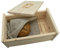 4betterdays.com NATURlich leben! Hochwertige Brotdose aus massivem Zirbenholz - 35x25x16 cm - Brotkasten mit abnehmbarem Deckel inkl. Gitter & Bäckerleinen - Handarbeit aus Österreich