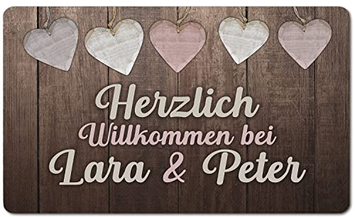 PERSONALISIERTE Fußmatte Lustiger Fußabstreifer; Waschbarer Fußabtreter für Innen und Außen vor der Tür, ins Haus, zum Auto Motiv Holzherzen [140]