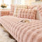 Hovoto Sofa Überzug, Kaninchen Plüsch Sofabezug L Form 1 2 3 4 Sitzer Sofa Überzug Ecksofa, Universelle rutschfeste Sofaschoner, Weiche Dicke Plüschsofa Kissenbezüge, Rosa, 70 * 70cm
