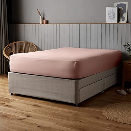 Silentnight Supersoft Fitted Sheet - Cosy & Comfortable Delicate Touch - Luxurious Easy Care Microfibre with Elasticated Corners - Stylish & Modern Mattress Fitted Sheet, King Bed, Pink