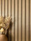 NEWROOM Tapete Gold Vliestapete Paneele - Holzwandpaneele Glamour Braun Metallic Lamelle Streifen Wandpaneele Modern Holzpaneele Wandverkleidung inkl. Tapezier-Ratgeber