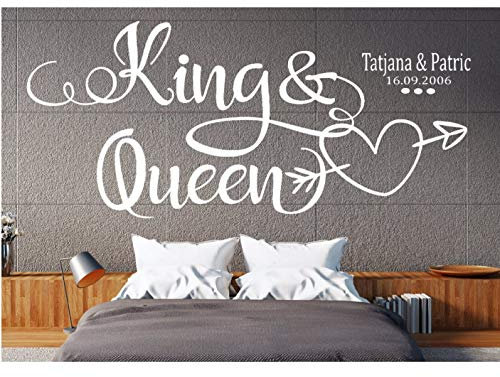 tjapalo® w-pkm361 Wandtattoo Schlafzimmer Spruch romantisch Wandtattoo King & Queen mit Name und Datum (B140 x H58 cm)