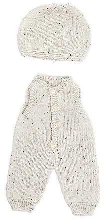 Miniland beiges Strick-Set für Puppen, 40 cm. Strampler und Mütze recyceltem Textil. Miniland Dolls.