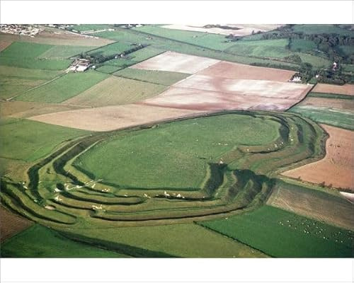 Media Storehouse Maiden Castle, Dorset: Iron Age Hillfort Print - Print 10x8 (25x20cm) (12258348)