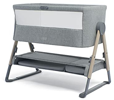 Mamas & Papas Beistellbettchen Lua, herausnehmbarer Korb, herunterfaltbare Seiten, Matratze enthalten, 0–6 Monate, Farbe: Grau