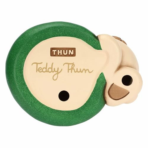 THUN, Teddy con Albero di Natale in Ceramica di Alta Qualità, Collezione Natale, Statuine da Collezione, Idea Regalo per Natale, 12 x 9 x 10,5 cm