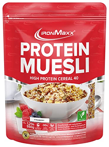 IronMaxx Proteine Muesli Goût Fraise 550g | Muesli Vegan aux protéines de soja | Céréales protéinées -30% sucres | Riche en Fibres & Protéines Végétales | Idéal pour un petit-déjeuner Sain