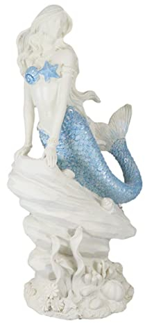 Ebros Gift Nautische Meerjungfrau Aqua Blue Tail Meerjungfrau Sitzend On Sea Rock Figur 29,2 cm H Ozean Aquamarin Prinzessin Arielle mit Korallenriff Dekorative Statue als nautische Strandküste