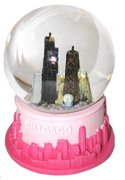 Great Chicago Gifts Chicago Schneekugel – rosa Sockel – 8,9 cm moderne Schneekugel aus Kunstharz