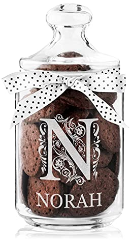 Maverton Keksglas mit Gravur - Glasbehälter mit Deckel - Bonbonglas mit eleganter Schleife - Vorratsglas personalisiert - Geschenk für Naschkatze & Hobbybäckerin Frauen - Vorname