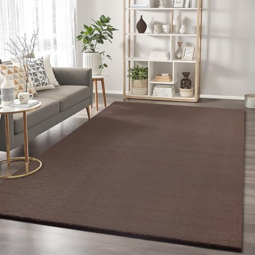 the carpet Cosy – Kuscheliger Fellteppich, Weich & Elegant, Waschbar und Für Fußbodenheizung Geeignet, Öko-Tex Zertifiziert, Hochwertiger Kunstfell Teppich, Braun, 80 x 300 cm