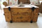 Uncle Joe´s Holzkiste Truhe Couchtisch Beistelltisch Vintage Shabby chic Landhaus Massivholz nussbaum