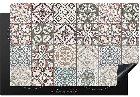 KitchenYeah© Herdabdeckplatte Einteilig Ceranfeld Abdeckplatte für Induktionsschutz Ceranfeldabdeckung Vinyl Herdabdeckplatten Mosaik - Braun - Muster - Fliese - 80x52 cm