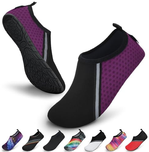 SAGUARO Chaussures Aquatiques Chaussons de d'eau Plongée Chaussettes Aqua pour Piscine et Plage Sports Nautiques Natation Surf Voile Mer Rivière pour Homme Femme (Violet,42/43 EU)