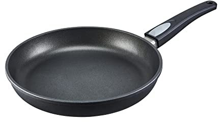 MEISTERKOCH Bratpfanne 28 cm, abnehmbarer Griff, Induktion, Antihaft, 1,4l Volumen | Made in Germany | Profi-Pfanne aus Alu mit 4-lagiger Titanium-Versiegelung | spülmaschinengeeignet