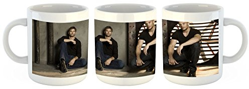 Unified Distribution Fast and Furious Stars Paul Walker und Vin Diesel - Tasse mit Motiv Bedruckt, 300ml C-Henkel. Tolles Geschenk für Büro, Küche, Geburtstag, Ihre Neue Lieblingstasse zum Frühstück