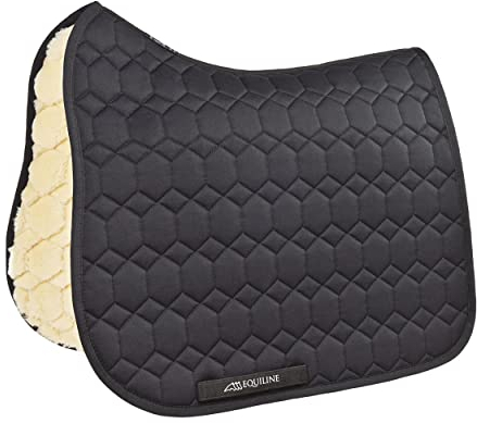 Equiline Laidback Eco-Lammfell Schabracke, Größe:Dressur, Farbe:Black