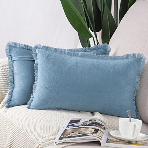 Madizz 2er Set Kissenbezügen aus Wildleder mit Fransenquasten Weiche dekorative Kissenbezüge für Sofa Schlafzimmer Kissenhülle Hellblau 30x50 cm Rechteckig
