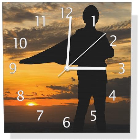 Wallario Design Wanduhr Schatten eines Helden aus Aluverbund, Alu-Uhr Größe 30 x 30 cm, weiße Zeiger mit Metalloptik
