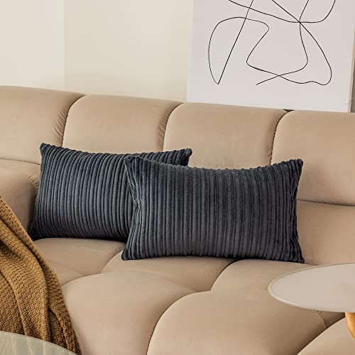 Kevin Textil Dekorative Wurfkissenbezüge 2 Stück Cord Weiche Soild Kissenbezüge Quadratische Outdoor Kissenbezüge für Kissen Couch Sofa Schlafzimmer Wohnzimmer 30,5 x 50,8 cm Dunkelgrau