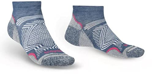 Bridgedale HIKE Ultralight T2 Coolmax Performance Low Women's Non Wool Hiking Walking Socks Y Heel Prevents Slippage Day Hiking in Warm Weather Moisture Control Anti Shock Cushioning