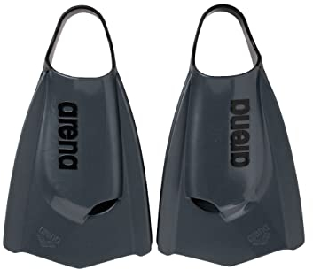 ARENA Powerfin Pro II Schwimmbad-Trainingsflossen, Schwimmflossen für Erwachsene, Flossen aus 100% Silikon, Komfortable Kurzflossen für das Schwimmbad, Schwarz, 36-37