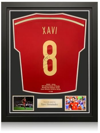 Exclusive Memorabilia Spanien 2014-15 Trikot, signiert von Xavi Hernandez. Gerahmt