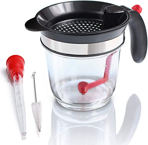 Amazy Fetttrennkanne inkl. Bratenspritze + Reinigungsbürste – Fettkanne aus Kunststoff mit integriertem Sieb und Messskala für das Abschöpfen von Fett aus Soßen und Suppen (1 Liter)