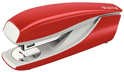 Leitz Büroheftgerät für 30 Blatt, Tacker aus Metall mit Kunststoffelementen, Inkl. 200 Heftklammern, NeXXt Serie, Rot, 55020025
