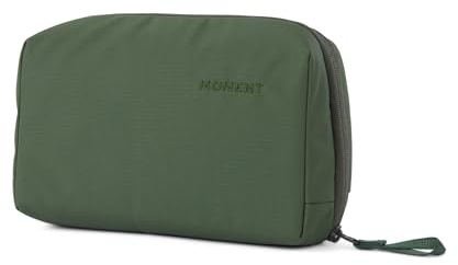 MOMENT Everything Tech Organizer – Wasserabweisende Reisetasche für Kabel, Ladegeräte und Zubehör | Reguläre und Mini-Größen I Olive, Regulär