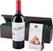 Wein-Geschenkset Dunkle Verführung Classic | 1 Flasche spanischer Rotwein und 1 Packung karamellisierte Marcona-Mandel im Crememantel