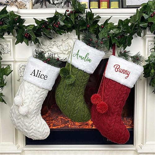 yky Personalisierte Weihnachtsstrümpfe, erster Weihnachtsstrumpf, Familien-Weihnachtsbaum-Dekor, Frohe Weihnachtsstrumpf, Geschenk (rot, personalisierter Name)