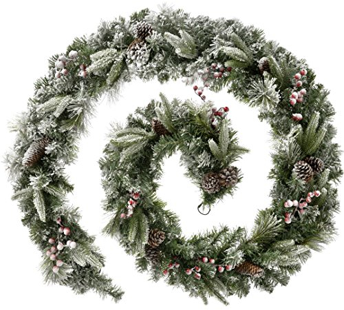 WeRChristmas 2,7 m extra Dicke gemischte Kieferngirlande mit Zapfen und Beeren, Weihnachtsdekoration, Kunststoff, weiß, 9 ft / 2.7 m