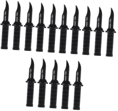 ibasenice 30 Pièces Extensible Blague Blague Jouet Bâillon Jouet Cotillons Jouet Tour De Couteau Jouets De Tour Ou De Friandise d'halloween Couteau Prop Faux Couteau Rétrécir Plastique