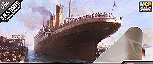 1/700 mehrfarbige Teile R.M.S Titanic / Academy Modellbausatz