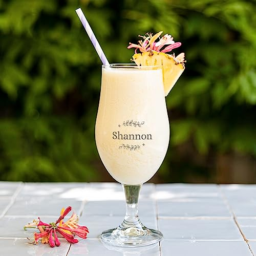 your surprise Verre à pina colada personnalisé - Le verre à cocktail personnalisé est un verre à cocktail pour de délicieux cocktails avec une capacité de 49 CL (Hauteur : 20 CM)