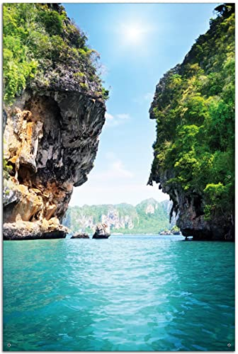 Wallario Outdoor-Poster für Garten oder Balkon Felsenschlucht am Meer in Thailand, Motivbanner Größe: ca. 60 x 90 cm, Outdoor-Bild