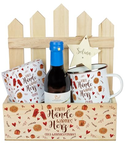 Herz & Heim® Geschenkset Weihnachtsmarkt-to-Go mit Glühwein, Schokolade, Tasse & Holzstern in Geschenkkorb – personalisierbar mit Name & Text (Glühwein Rot)