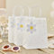 Ginger Ray Partytüten aus Pergamentpapier mit Gänseblümchenmuster, Bastgriffen und Gänseblümchen-Geschenkanhängern, 5er-Pack